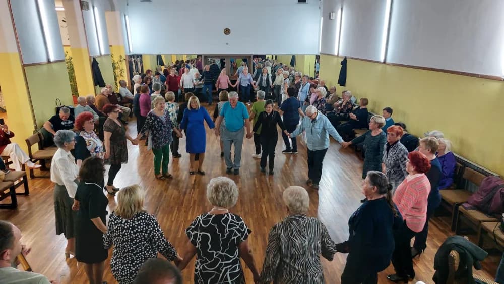 Velika zabava za umirovljenike u Slavonskom Brodu