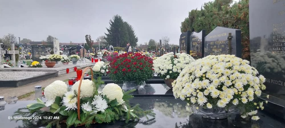 STOTINE BROĐANA NA GROBLJU: Dostojno obilježen blagdan Svih svetih