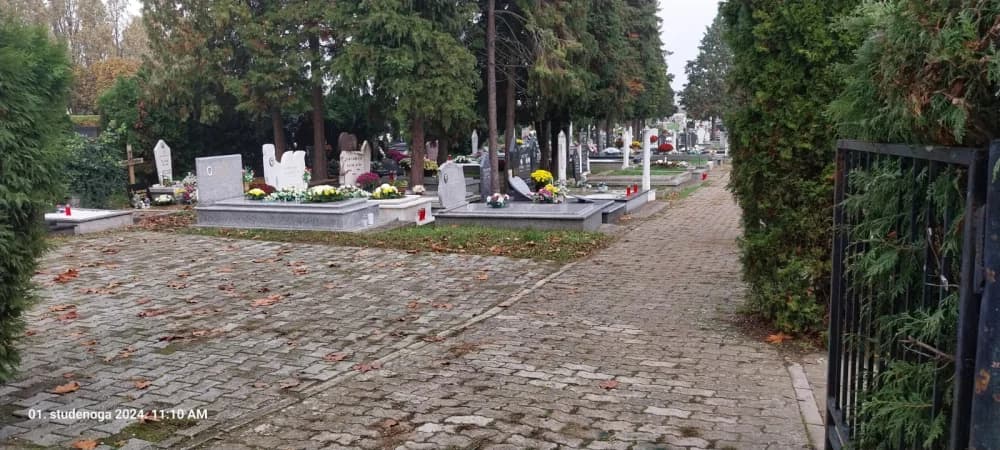 STOTINE BROĐANA NA GROBLJU: Dostojno obilježen blagdan Svih svetih