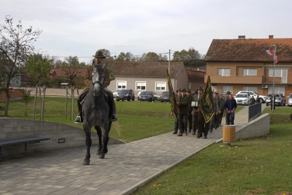 Lovci četiri lovozakupnika oko Starog Petrovog Sela zajedno slavili svog zaštitnika
