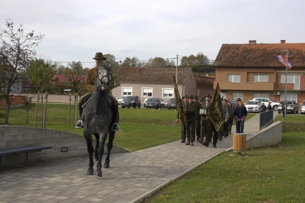 Lovci četiri lovozakupnika oko Starog Petrovog Sela zajedno slavili svog zaštitnika