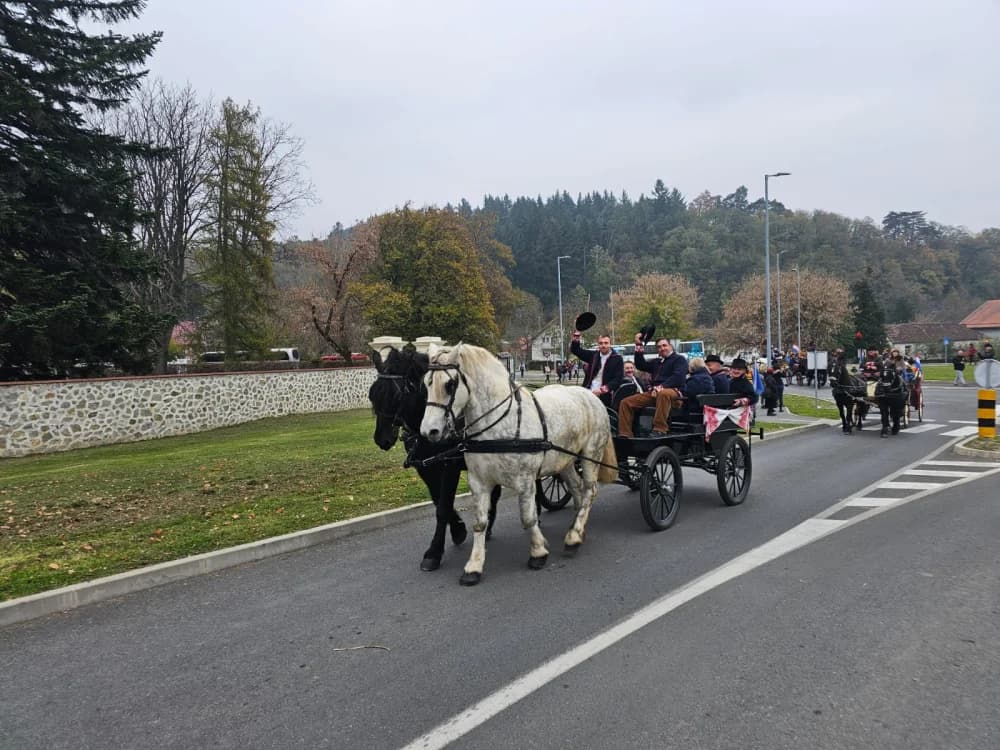 Nikad veći broj planinara, izlagača i posjetitelja na ovogodišnjem Martinje u Kutjevu koje će mnogima u dubokom sjećanju