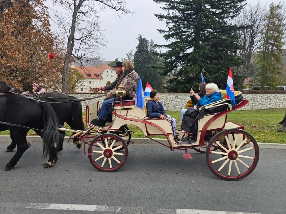 Nikad veći broj planinara, izlagača i posjetitelja na ovogodišnjem Martinje u Kutjevu koje će mnogima u dubokom sjećanju
