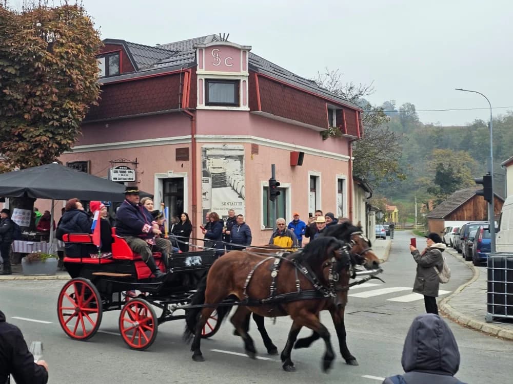 Nikad veći broj planinara, izlagača i posjetitelja na ovogodišnjem Martinje u Kutjevu koje će mnogima u dubokom sjećanju