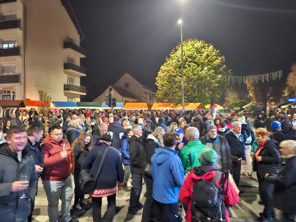 Nikad veći broj planinara, izlagača i posjetitelja na ovogodišnjem Martinje u Kutjevu koje će mnogima u dubokom sjećanju