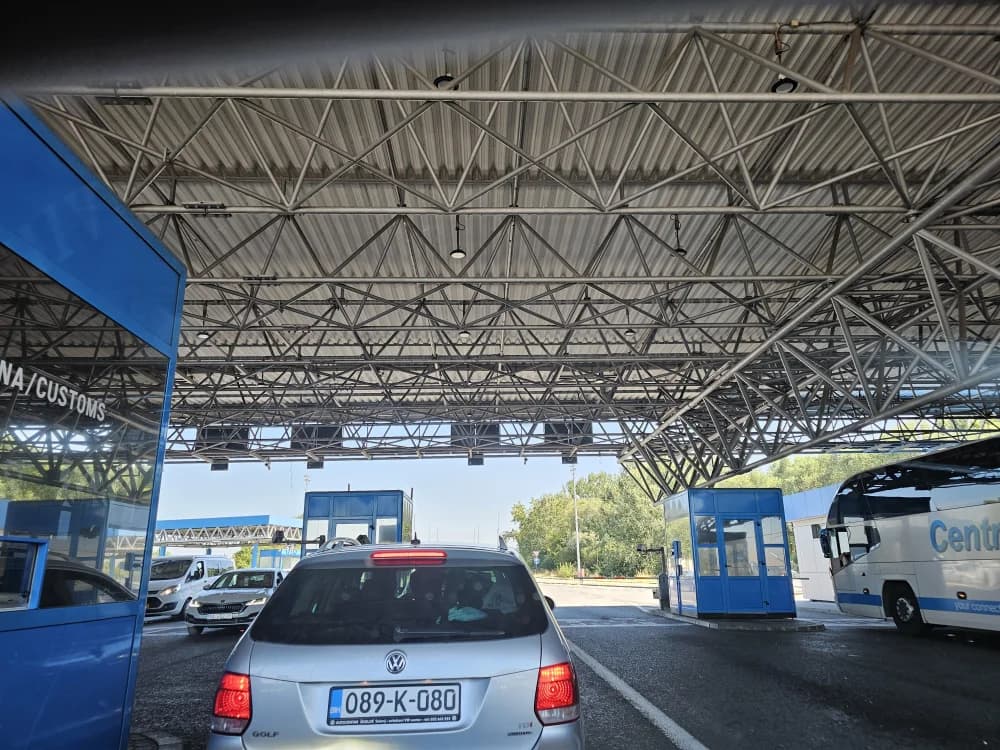 U SL. BRODU NA GRANICI SPRIJEČENO PRENOŠENJE HRPE KEŠA: Ispraksirano oko carinika skužilo namjeru jedne gospođe