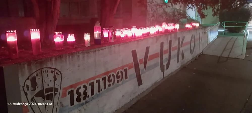 STOTINE LAMPIONA: Sl. Brod se prisjeća Vukovara i Škabrnje