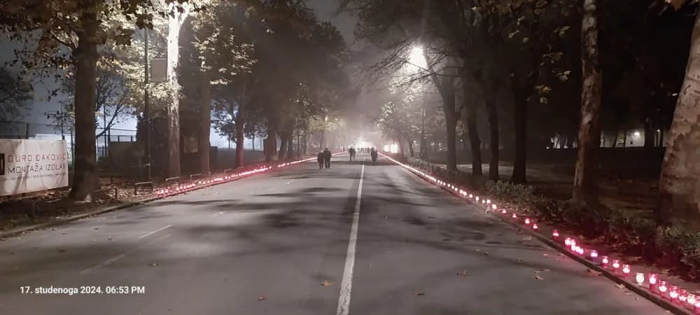 STOTINE LAMPIONA: Sl. Brod se prisjeća Vukovara i Škabrnje