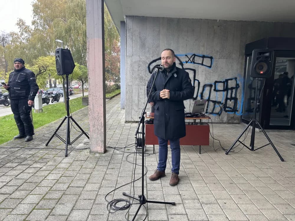 Karavana motociklista u Slavonskom Brodu odala počast poginulim braniteljima Vukovara i Škabrnje