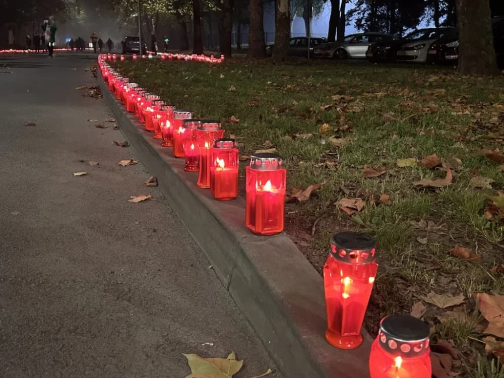 Slavonski Brod svijetli za Vukovar i Škabrnju