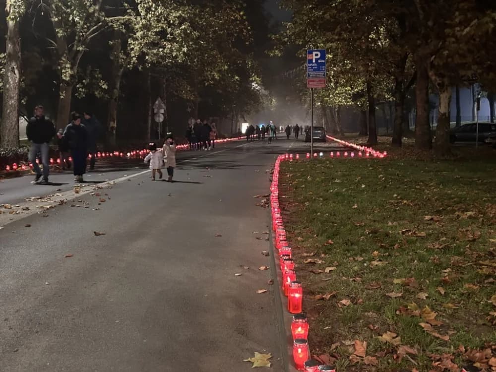 Slavonski Brod svijetli za Vukovar i Škabrnju
