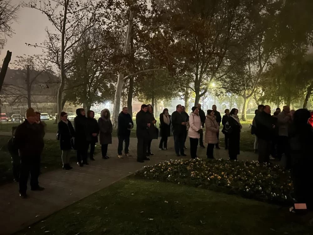 Slavonski Brod svijetli za Vukovar i Škabrnju
