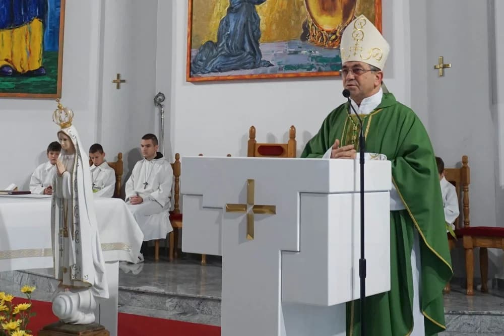 Krštenje petog djeteta roditelja Džanija-Damer u Okučanima
