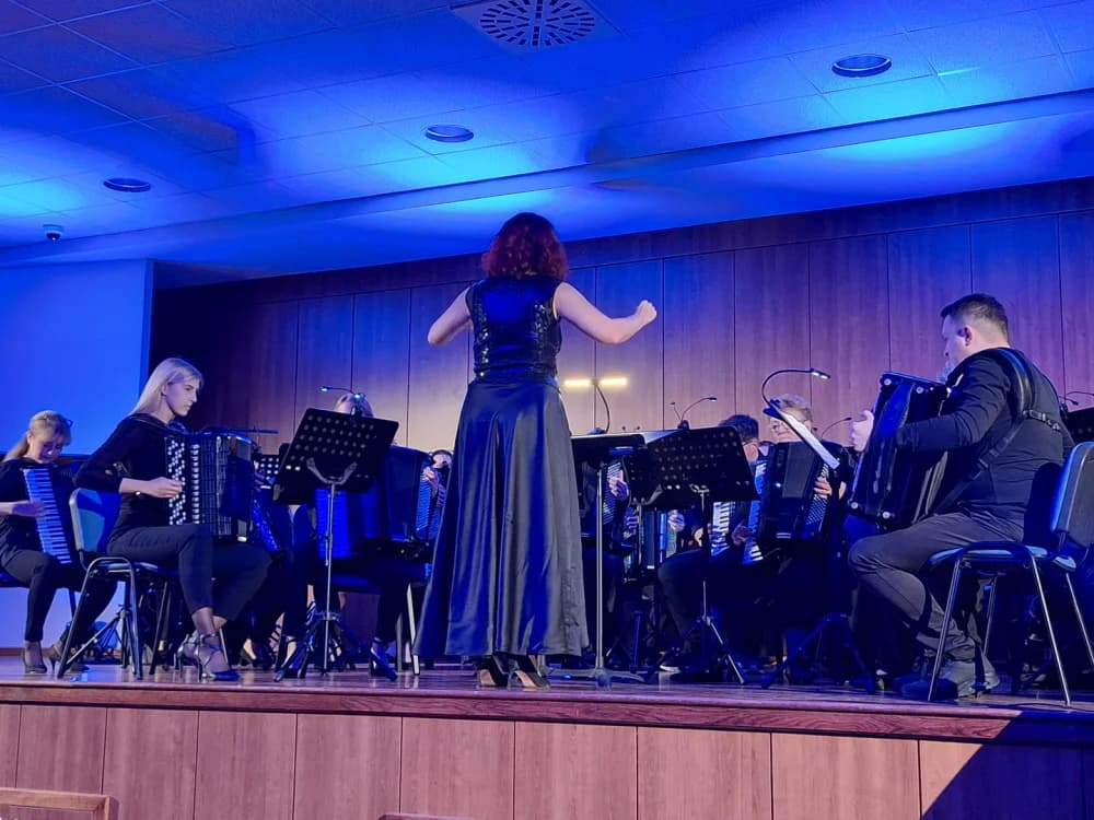 Nastup Brodskog harmonikaškog orkestra ,,Bela pl. Panthyʼʼ na 14. Međunarodnom festivalu harmonike