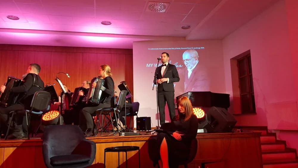 Nastup Brodskog harmonikaškog orkestra ,,Bela pl. Panthyʼʼ na 14. Međunarodnom festivalu harmonike