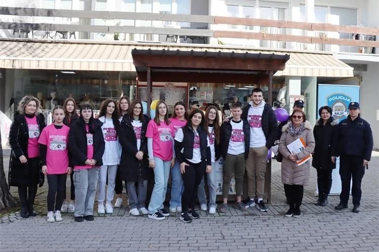 Održana javna akcija povodom Međunarodnog dana borbe protiv nasilja nad ženama