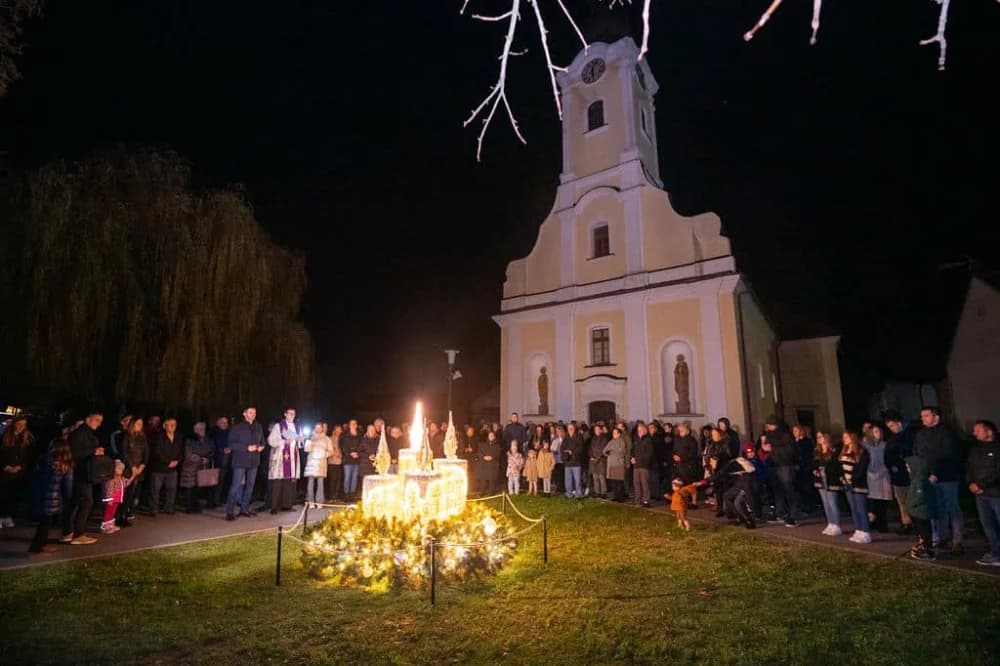 ODRŽAN SVEČANI KONCERT ʼUSUSRET BOŽIĆUʼ U ŽUPNOJ CRKVI U SIBINJU
