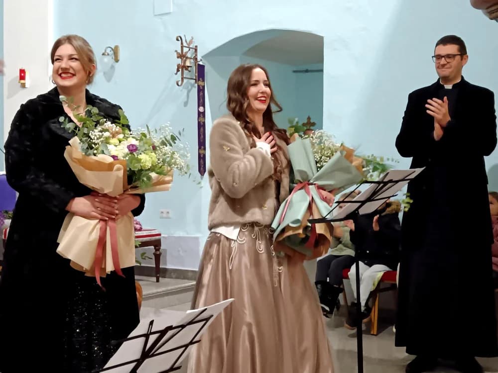 ODRŽAN SVEČANI KONCERT ʼUSUSRET BOŽIĆUʼ U ŽUPNOJ CRKVI U SIBINJU
