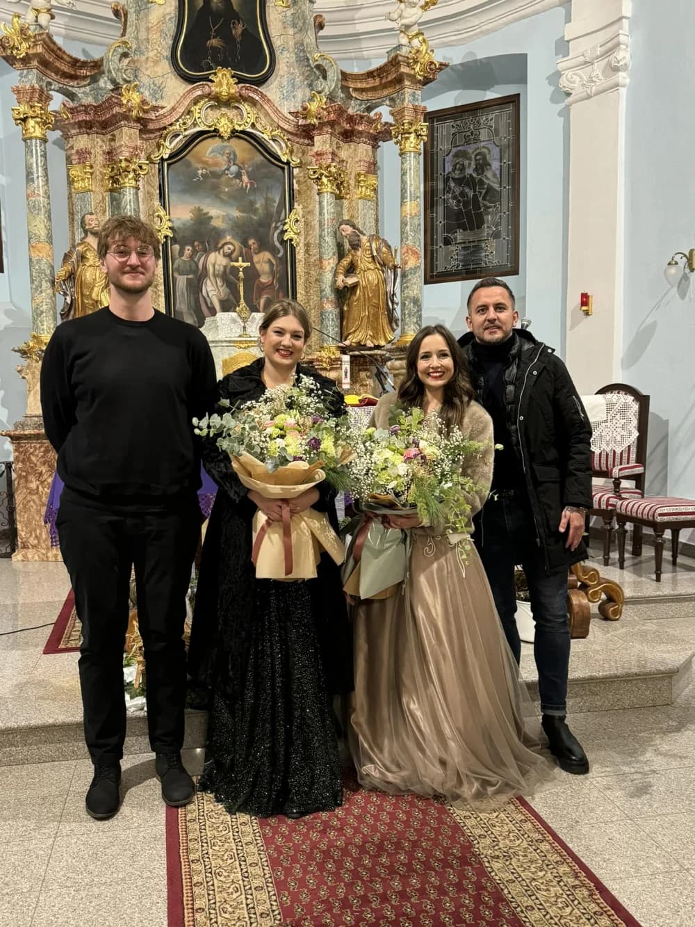 ODRŽAN SVEČANI KONCERT ʼUSUSRET BOŽIĆUʼ U ŽUPNOJ CRKVI U SIBINJU