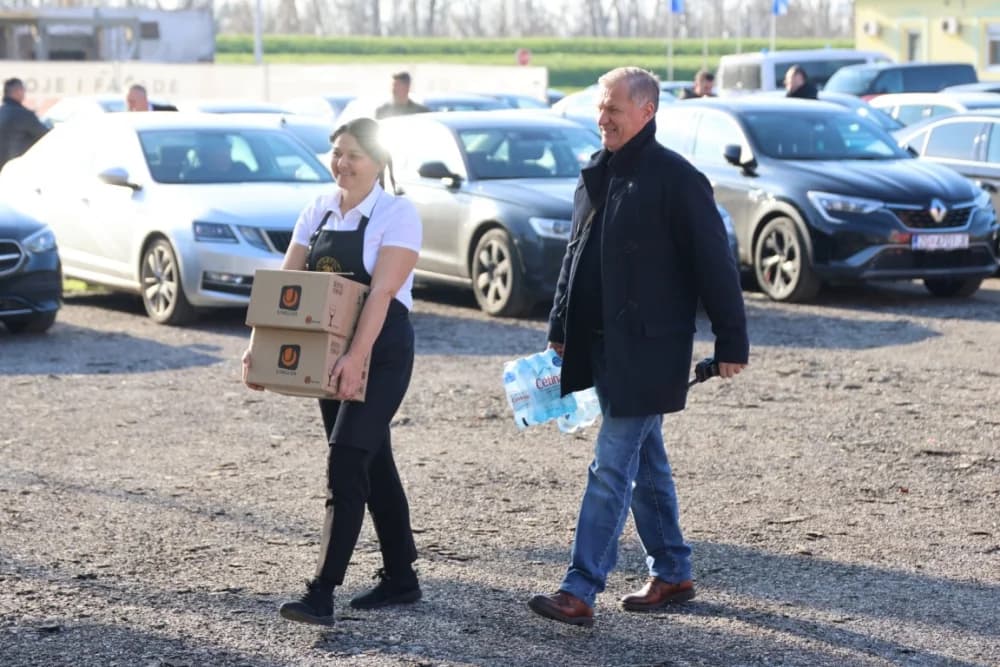 SLAVONSKI ŠAMAC: Premijer Plenković s ministrima i drugim dužnosnicima održao sjednicu Savjeta za Slavoniju, Baranju i Srijem