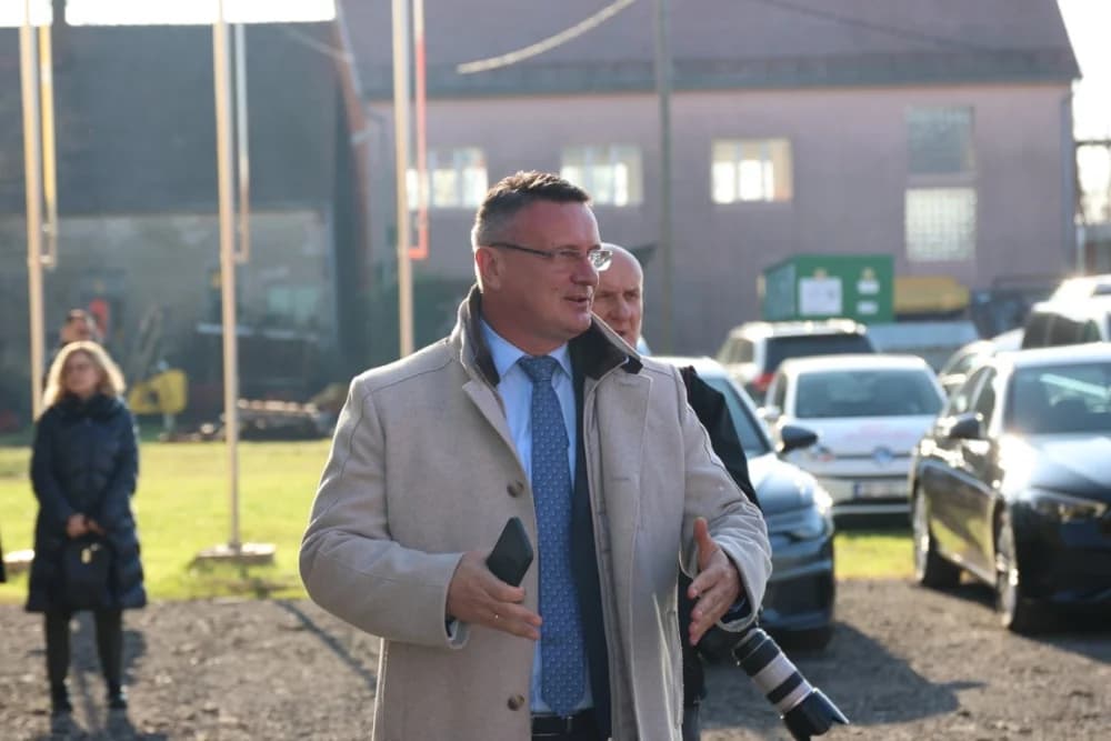 SLAVONSKI ŠAMAC: Premijer Plenković s ministrima i drugim dužnosnicima održao sjednicu Savjeta za Slavoniju, Baranju i Srijem