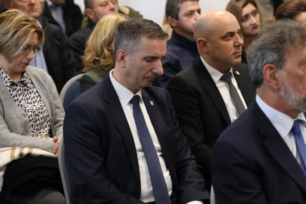 SLAVONSKI ŠAMAC: Premijer Plenković s ministrima i drugim dužnosnicima održao sjednicu Savjeta za Slavoniju, Baranju i Srijem