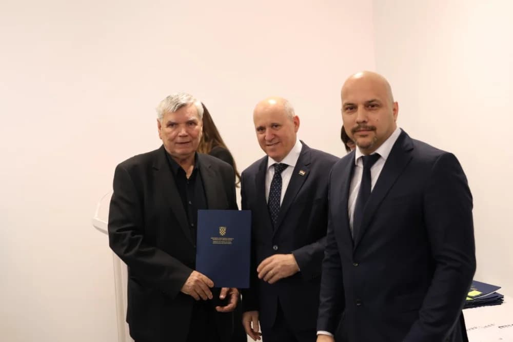 SLAVONSKI ŠAMAC: Premijer Plenković s ministrima i drugim dužnosnicima održao sjednicu Savjeta za Slavoniju, Baranju i Srijem