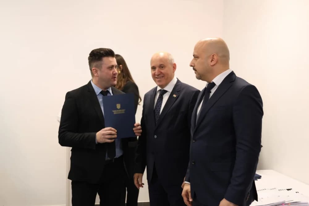 SLAVONSKI ŠAMAC: Premijer Plenković s ministrima i drugim dužnosnicima održao sjednicu Savjeta za Slavoniju, Baranju i Srijem