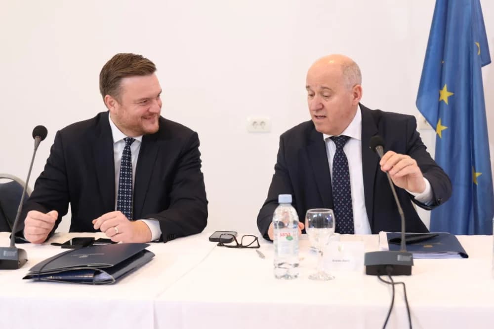 SLAVONSKI ŠAMAC: Premijer Plenković s ministrima i drugim dužnosnicima održao sjednicu Savjeta za Slavoniju, Baranju i Srijem