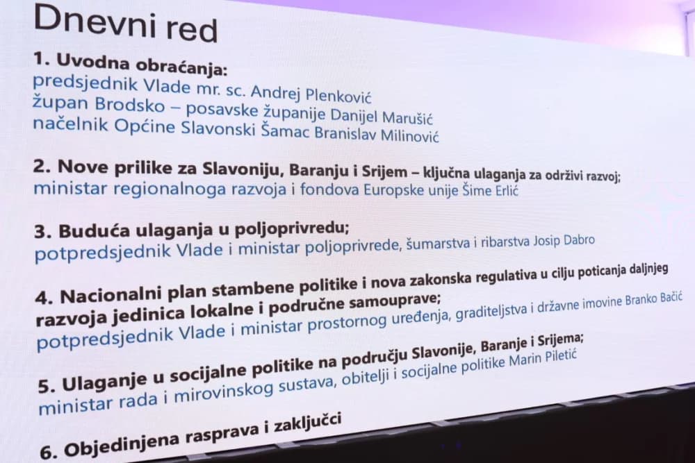 SLAVONSKI ŠAMAC: Premijer Plenković s ministrima i drugim dužnosnicima održao sjednicu Savjeta za Slavoniju, Baranju i Srijem