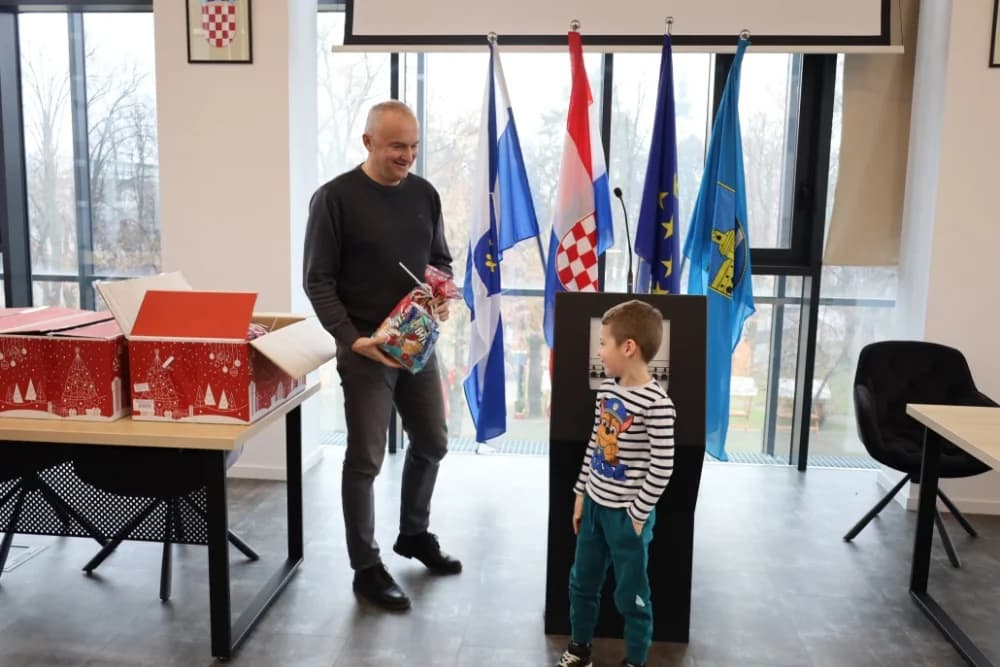 Gradonačelnik Nove Gradiške ugostio mališane iz dječjih vrtića Radost i Maslačak