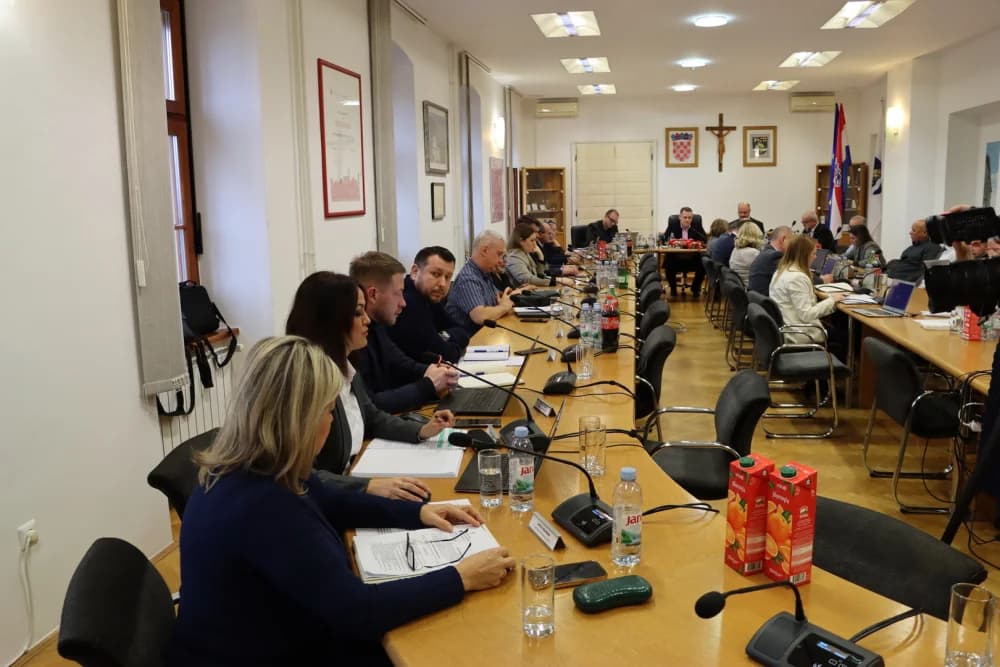 Održana 20. sjednici Gradskog vijeća: Usvojen proračun Grada Slavonskog Broda za 2025. godinu vrijedan 119.980.000,00