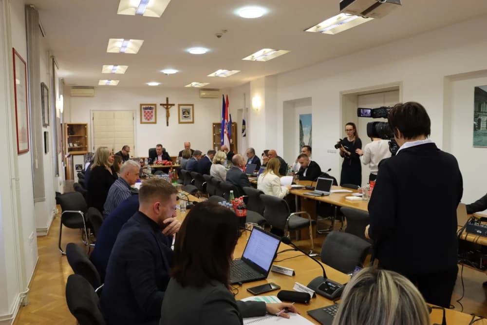 Održana 20. sjednici Gradskog vijeća: Usvojen proračun Grada Slavonskog Broda za 2025. godinu vrijedan 119.980.000,00