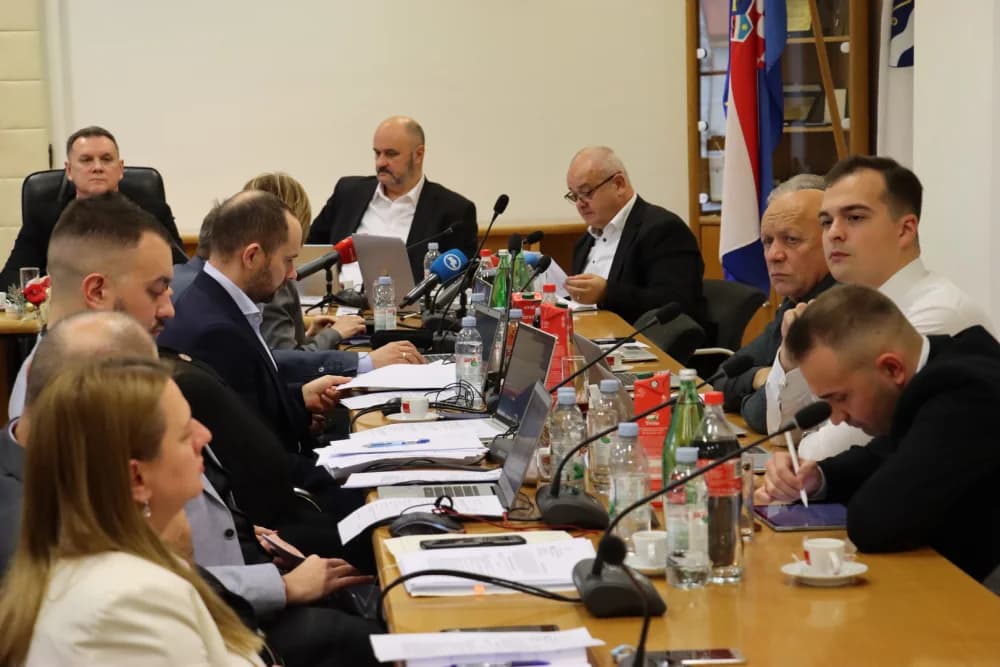 Održana 20. sjednici Gradskog vijeća: Usvojen proračun Grada Slavonskog Broda za 2025. godinu vrijedan 119.980.000,00