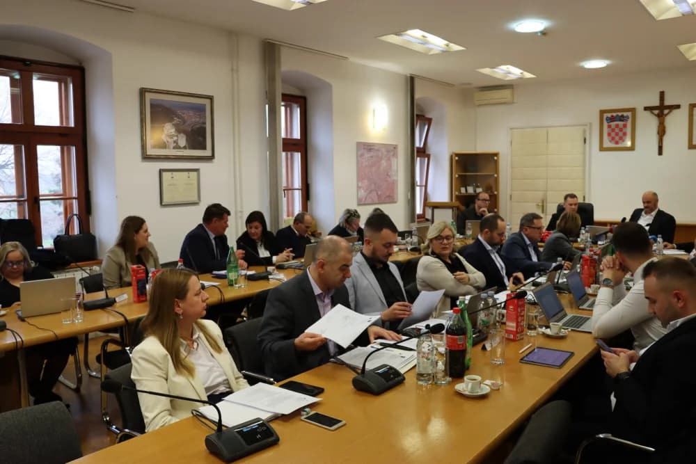 Održana 20. sjednici Gradskog vijeća: Usvojen proračun Grada Slavonskog Broda za 2025. godinu vrijedan 119.980.000,00
