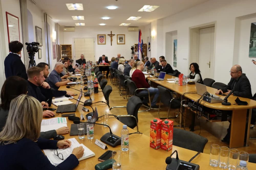 Održana 20. sjednici Gradskog vijeća: Usvojen proračun Grada Slavonskog Broda za 2025. godinu vrijedan 119.980.000,00