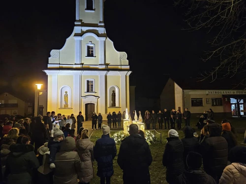 Sibinjci zapalili i drugu akventsku svijeću