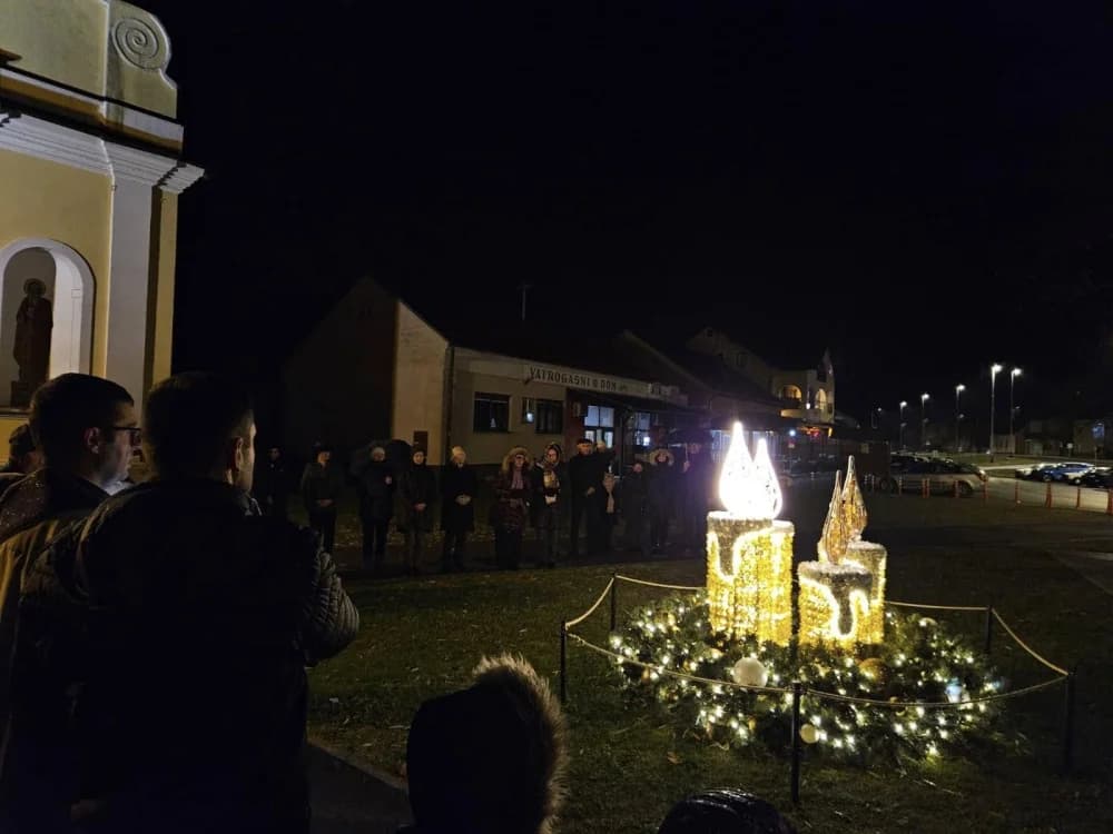 Sibinjci zapalili i drugu akventsku svijeću