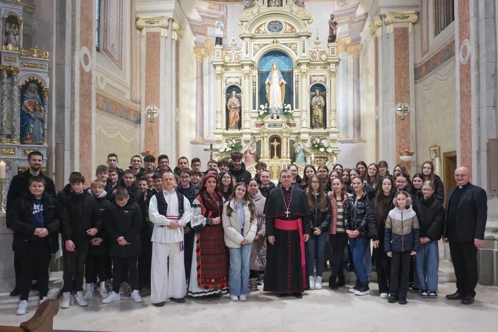 Biskup Ivo pohodio Župu Bezgrješnog začeća BDM u Novoj Gradiški