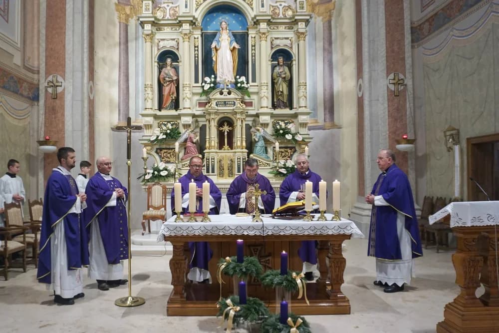 Biskup Ivo pohodio Župu Bezgrješnog začeća BDM u Novoj Gradiški