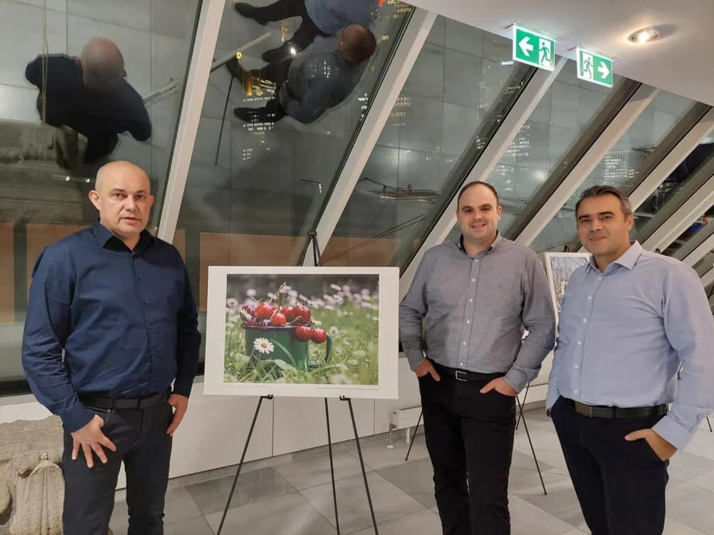 Predstavnici Brodsko-posavske županije u Frakfurtu nazočili izložbi najboljih fotografija iz natječaja ʼVolim svoju županijuʼ