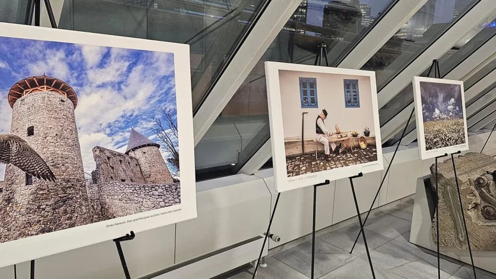 Predstavnici Brodsko-posavske županije u Frakfurtu nazočili izložbi najboljih fotografija iz natječaja ʼVolim svoju županijuʼ