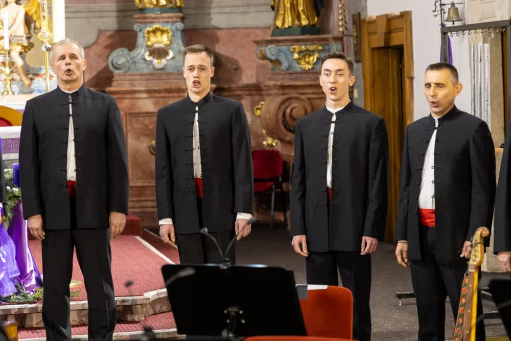 Treća adventska nedjelja u duhu tradicijske glazbe uz Ansambl LADO