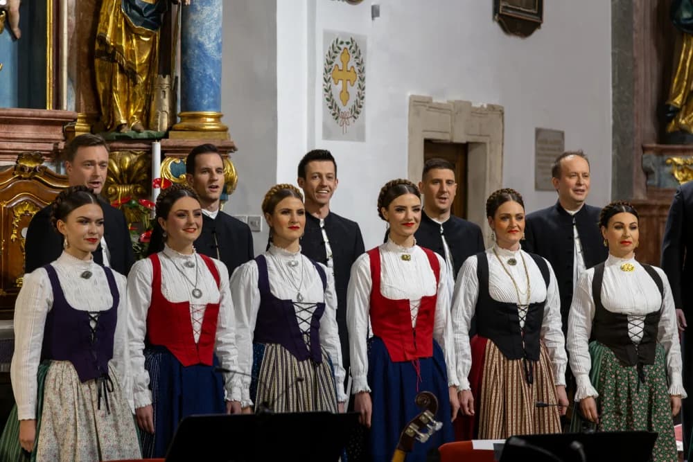 Treća adventska nedjelja u duhu tradicijske glazbe uz Ansambl LADO