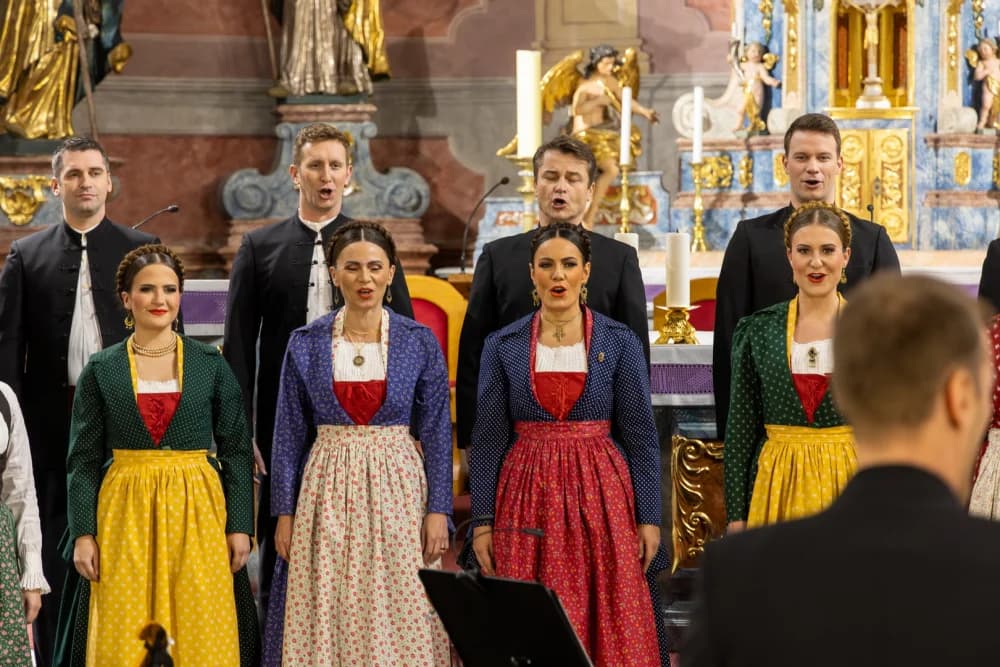 Treća adventska nedjelja u duhu tradicijske glazbe uz Ansambl LADO