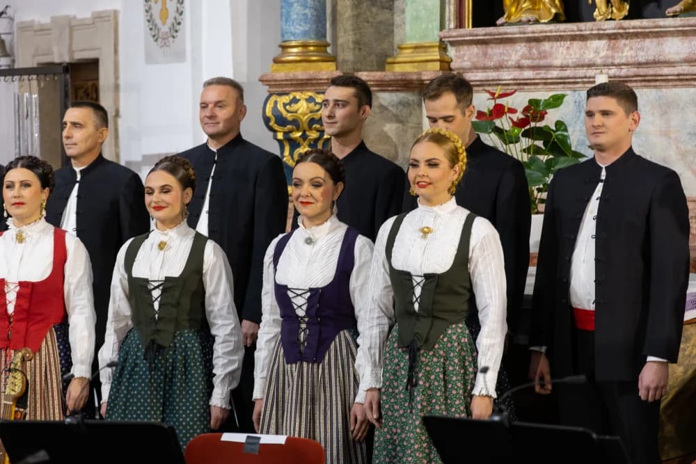Treća adventska nedjelja u duhu tradicijske glazbe uz Ansambl LADO