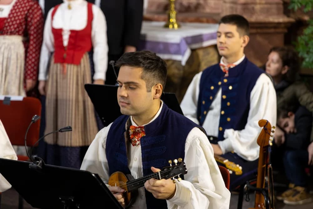 Treća adventska nedjelja u duhu tradicijske glazbe uz Ansambl LADO