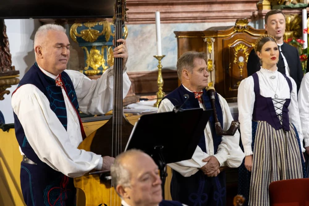 Treća adventska nedjelja u duhu tradicijske glazbe uz Ansambl LADO