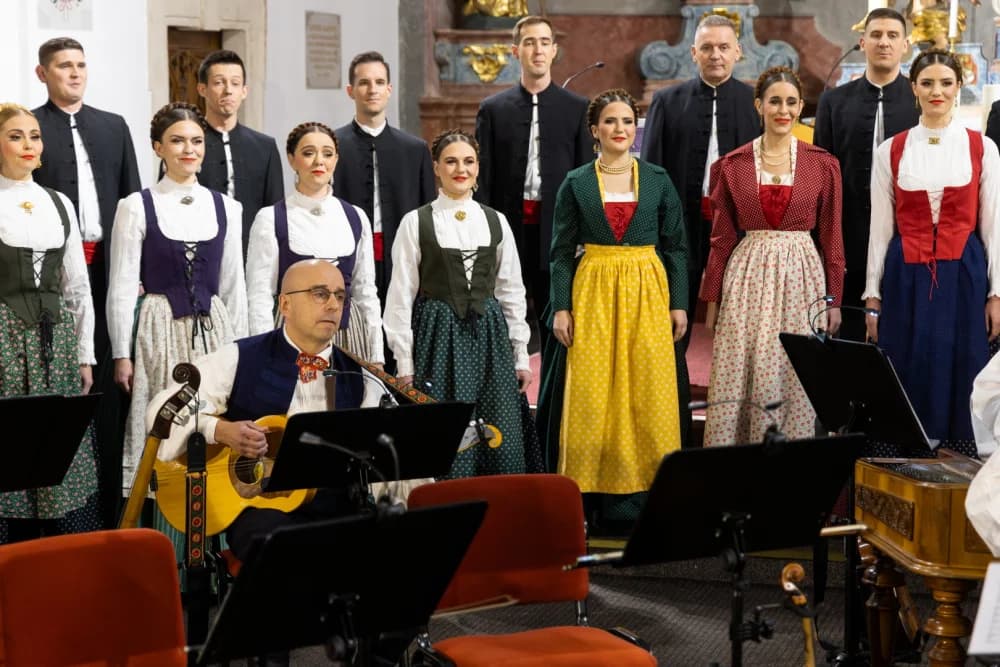 Treća adventska nedjelja u duhu tradicijske glazbe uz Ansambl LADO
