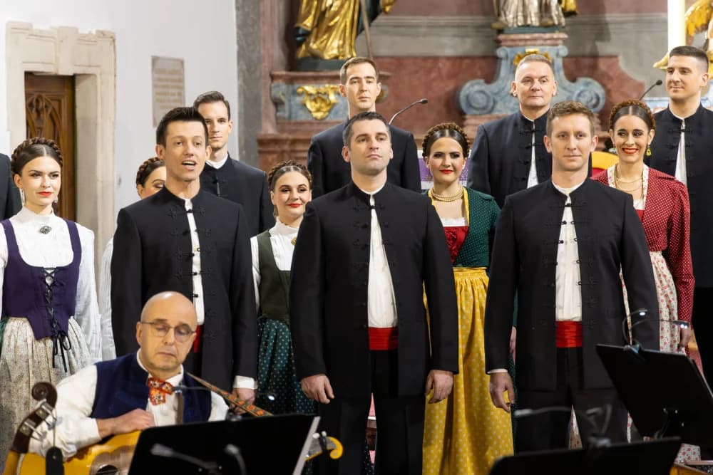 Treća adventska nedjelja u duhu tradicijske glazbe uz Ansambl LADO
